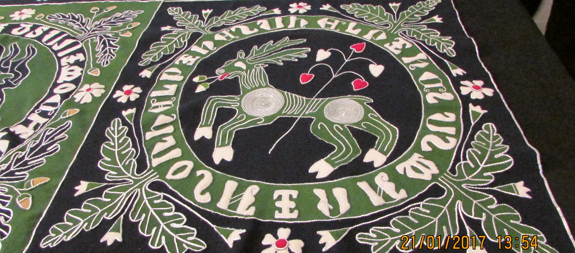 Avaa kuva isommaksi Intarsia_XL.