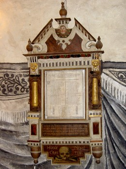 Avaa kuva isommaksi HEMMINKI MASKULAINEN Maskun yksi kuuluisa kirkkoherra oli Hemminki Maskulainen, toisen suomalaisen virsikirjan (v.1605) kokoaja, joka teki ja suomensi monia virsiä sekä myös lauluja Piae Cantiones -kokoelmaan. Hemminki Maskulainen on haudattu alttarin alle ja hänen muistokivensä sijaitsee kirkon itäpäädyssä.