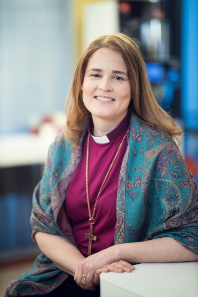 Piispa Mari Leppänen.